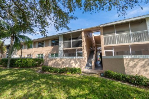 Condo in Palm Bay, Florida, 2 bedrooms  № 1734202 - photo 1
