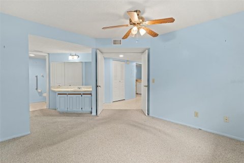 Condo in Palm Bay, Florida, 2 bedrooms  № 1734202 - photo 8
