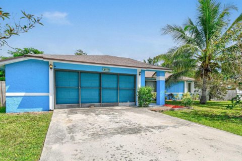 Casa en venta en Port St. Lucie, Florida, 3 dormitorios, 117.43 m2 № 2077859 - foto 2