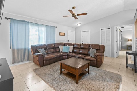 Casa en venta en Port St. Lucie, Florida, 3 dormitorios, 117.43 m2 № 2077859 - foto 5