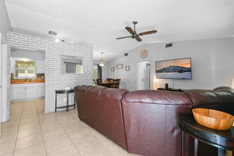 Casa en venta en Port St. Lucie, Florida, 3 dormitorios, 117.43 m2 № 2077859 - foto 4