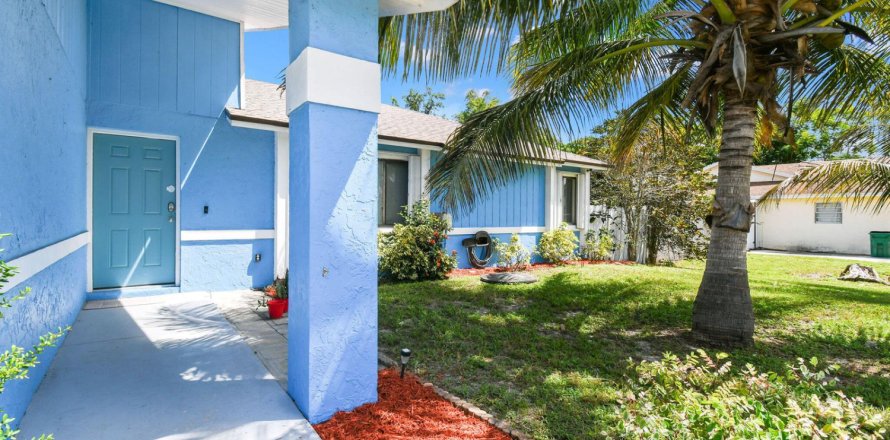 Casa en Port St. Lucie, Florida 3 dormitorios, 117.43 m2 № 2077859