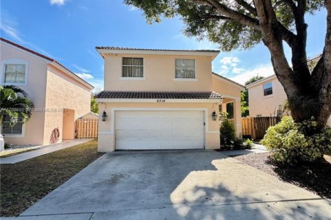 House in Margate, Florida 3 bedrooms, 157.56 sq.m. № 1763423 - photo 5