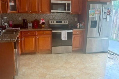 House in Margate, Florida 3 bedrooms, 157.56 sq.m. № 1763423 - photo 8