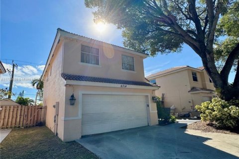 House in Margate, Florida 3 bedrooms, 157.56 sq.m. № 1763423 - photo 1