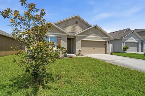 House in Davenport, Florida 4 bedrooms, 171.5 sq.m. № 2318741 - photo 3