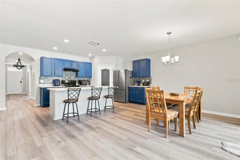 House in Davenport, Florida 4 bedrooms, 171.5 sq.m. № 2318741 - photo 11