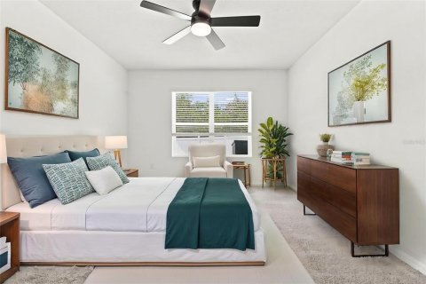 House in Davenport, Florida 4 bedrooms, 171.5 sq.m. № 2318741 - photo 12