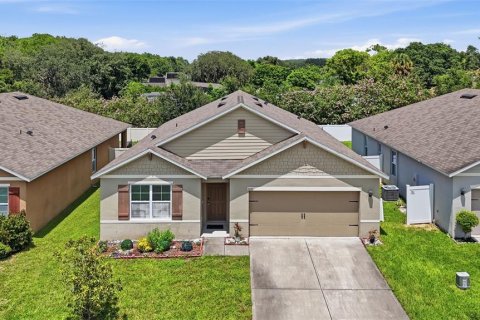 House in Davenport, Florida 4 bedrooms, 171.5 sq.m. № 2318741 - photo 4