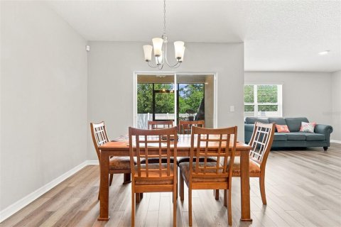 House in Davenport, Florida 4 bedrooms, 171.5 sq.m. № 2318741 - photo 10