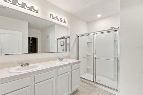 House in Davenport, Florida 4 bedrooms, 171.5 sq.m. № 2318741 - photo 14
