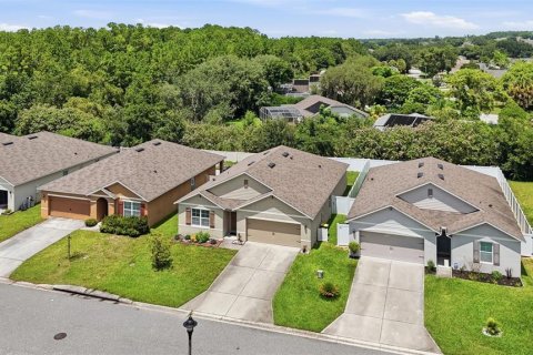 House in Davenport, Florida 4 bedrooms, 171.5 sq.m. № 2318741 - photo 5