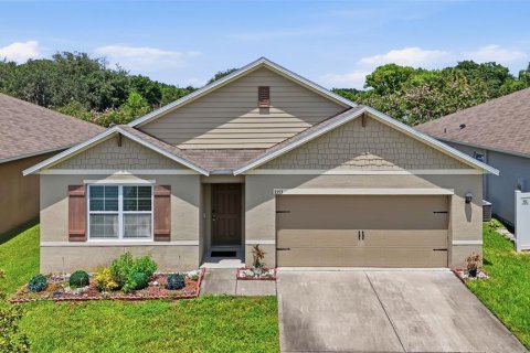 House in Davenport, Florida 4 bedrooms, 171.5 sq.m. № 2318741
