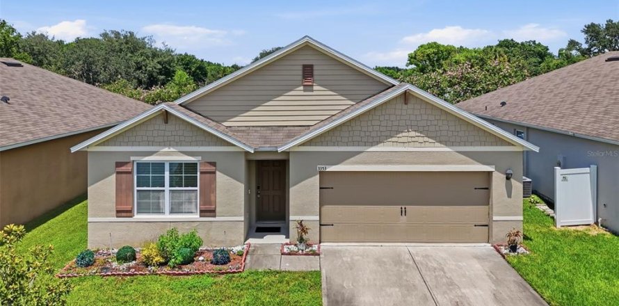 House in Davenport, Florida 4 bedrooms, 171.5 sq.m. № 2318741