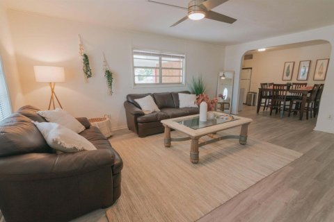 Appartement à louer à West Palm Beach, Floride: 2 chambres, 172.24 m2 № 2382987 - photo 6