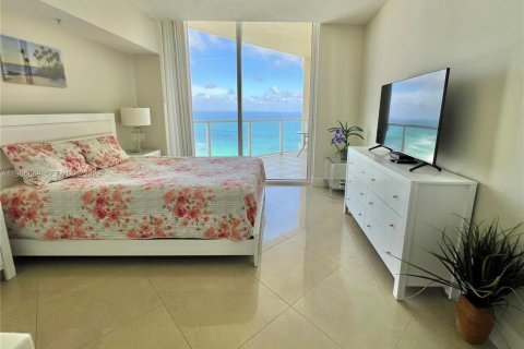 Снять в аренду кондоминиум в Санни-Айлс-Бич, Флорида 2 спальни, 159.33м2, № 2025236 - фото 2