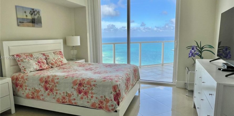 Кондоминиум с 2 спальнями в Санни-Айлс-Бич, Флорида № 2025236