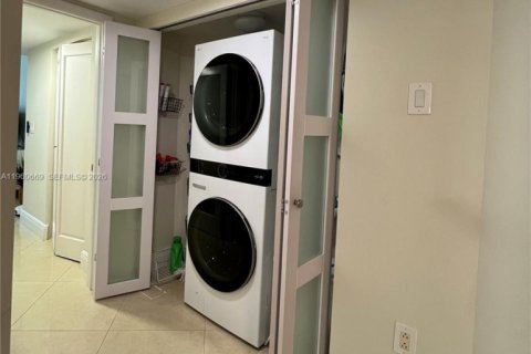 Снять в аренду кондоминиум в Санни-Айлс-Бич, Флорида 2 спальни, 159.33м2, № 2025236 - фото 29