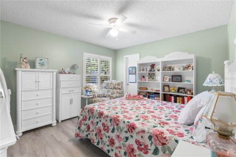 House in New Port Richey, Florida 3 bedrooms, 154.59 sq.m. № 1898744 - photo 21