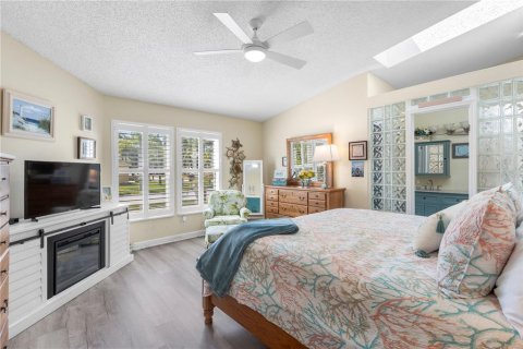 House in New Port Richey, Florida 3 bedrooms, 154.59 sq.m. № 1898744 - photo 13