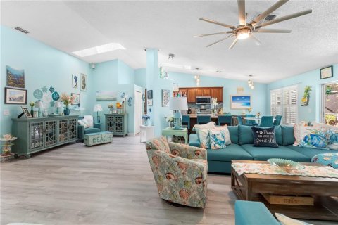 House in New Port Richey, Florida 3 bedrooms, 154.59 sq.m. № 1898744 - photo 28
