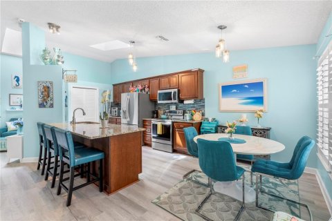 House in New Port Richey, Florida 3 bedrooms, 154.59 sq.m. № 1898744 - photo 3