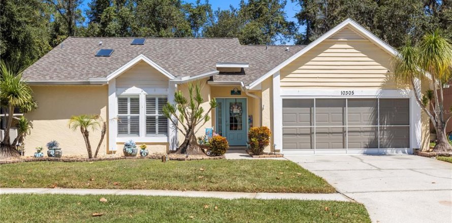 House in New Port Richey, Florida 3 bedrooms, 154.59 sq.m. № 1898744