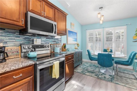 House in New Port Richey, Florida 3 bedrooms, 154.59 sq.m. № 1898744 - photo 4