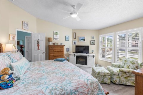 House in New Port Richey, Florida 3 bedrooms, 154.59 sq.m. № 1898744 - photo 14