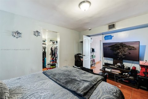 Commercial property in Miami, Florida 166.2 sq.m. № 1836598 - photo 9