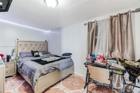 Commercial property in Miami, Florida 166.2 sq.m. № 1836598 - photo 18