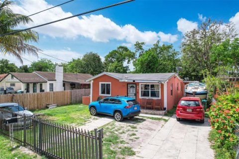 Commercial property in Miami, Florida 166.2 sq.m. № 1836598 - photo 30