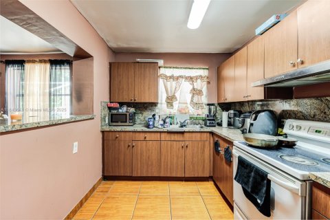 Commercial property in Miami, Florida 166.2 sq.m. № 1836598 - photo 23