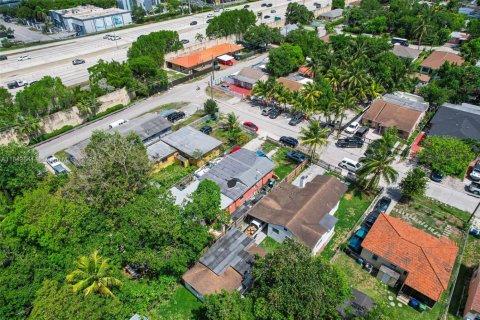 Commercial property in Miami, Florida 166.2 sq.m. № 1836598 - photo 3