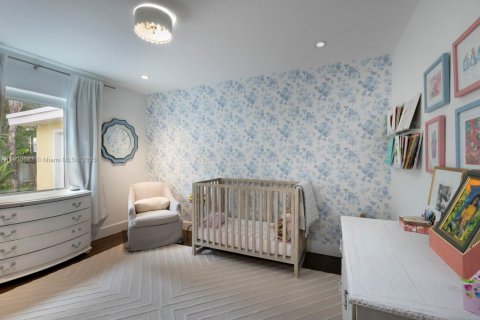 House in Miami, Florida 3 bedrooms, 258.08 sq.m. № 2016055 - photo 17