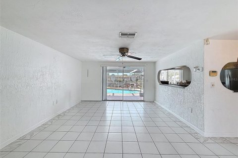 House in Hudson, Florida 2 bedrooms, 102.01 sq.m. № 2144312 - photo 18