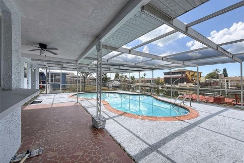 House in Hudson, Florida 2 bedrooms, 102.01 sq.m. № 2144312 - photo 30