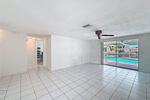 House in Hudson, Florida 2 bedrooms, 102.01 sq.m. № 2144312 - photo 17