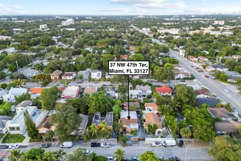 Casa en venta en Miami, Florida, 5 dormitorios, 217.95 m2 № 1976155 - foto 6