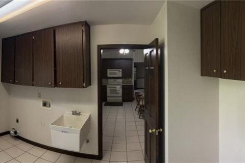 House in Lake Alfred, Florida 3 bedrooms, 317.54 sq.m. № 1909011 - photo 9
