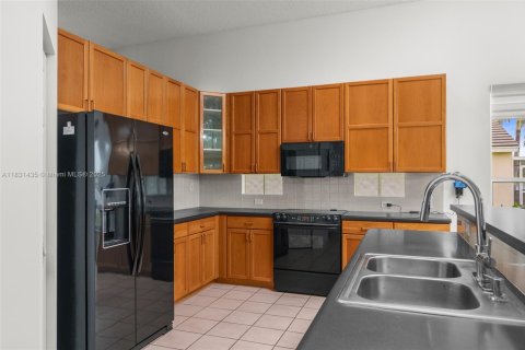 Casa en venta en Pembroke Pines, Florida, 4 dormitorios, 222.22 m2 № 1823512 - foto 19