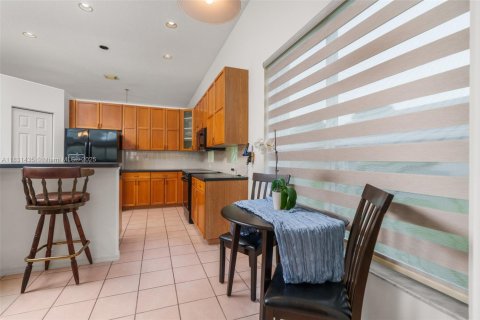 Casa en venta en Pembroke Pines, Florida, 4 dormitorios, 222.22 m2 № 1823512 - foto 25