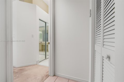Casa en venta en Pembroke Pines, Florida, 4 dormitorios, 222.22 m2 № 1823512 - foto 28