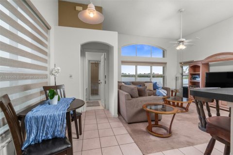 Casa en venta en Pembroke Pines, Florida, 4 dormitorios, 222.22 m2 № 1823512 - foto 15
