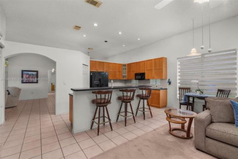 Casa en venta en Pembroke Pines, Florida, 4 dormitorios, 222.22 m2 № 1823512 - foto 22