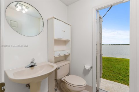 Casa en venta en Pembroke Pines, Florida, 4 dormitorios, 222.22 m2 № 1823512 - foto 16