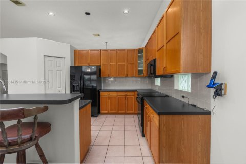 Casa en venta en Pembroke Pines, Florida, 4 dormitorios, 222.22 m2 № 1823512 - foto 24