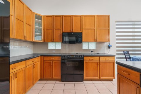 Casa en venta en Pembroke Pines, Florida, 4 dormitorios, 222.22 m2 № 1823512 - foto 18