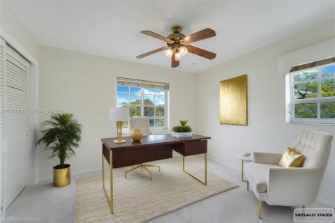 Condo in Coral Gables, Florida, 2 bedrooms  № 2040917 - photo 17