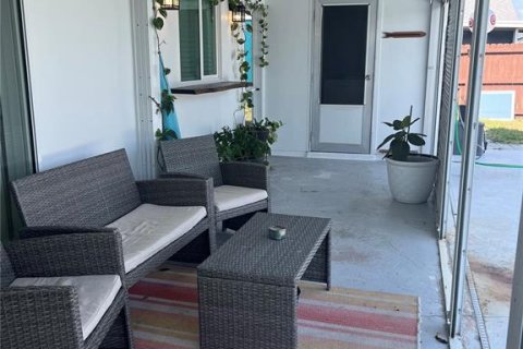 House in Port Charlotte, Florida 2 bedrooms, 82.5 sq.m. № 1725253 - photo 5